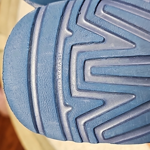 Men's UGG Shukka Boots - Picture 10 of 12